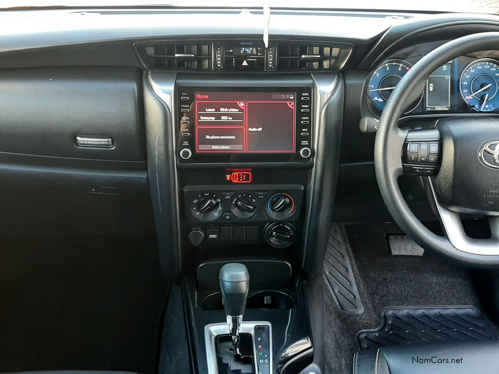 2025 Toyota Fortuner photo 3