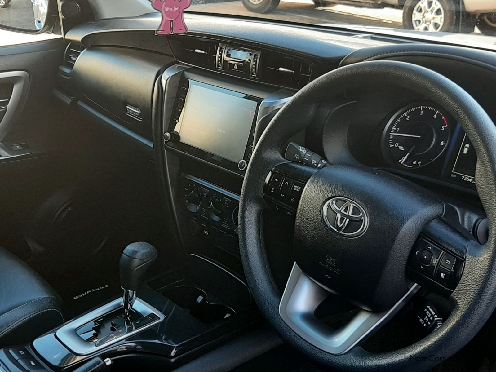 2025 Toyota Fortuner photo 4