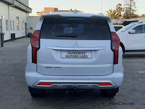 2022 Mitsubishi Pajero photo 2