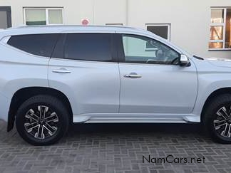 2022 Mitsubishi Pajero photo 3