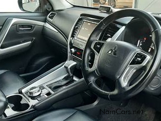 2022 Mitsubishi Pajero photo 4