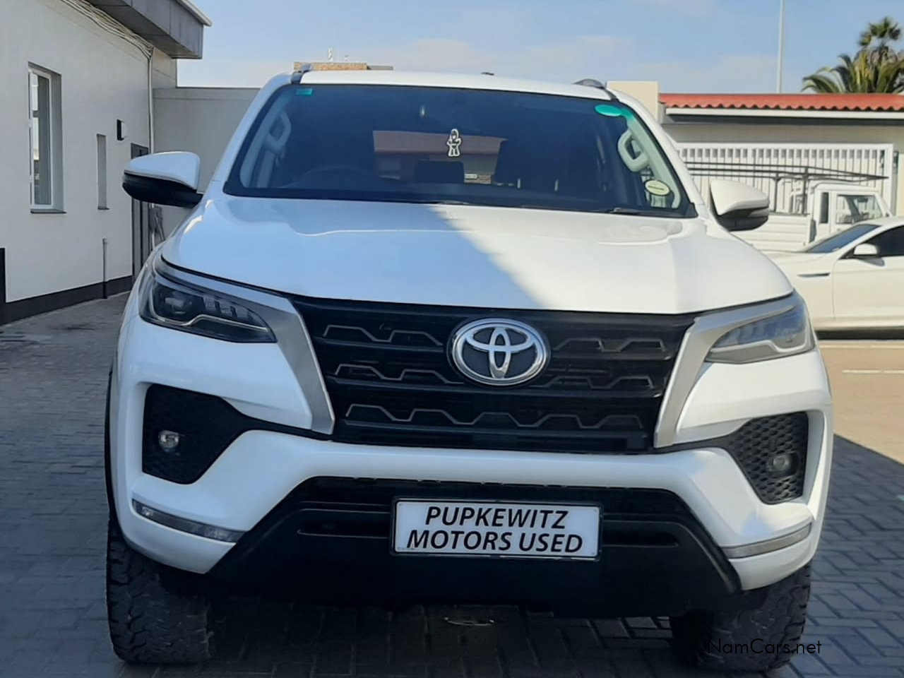 2022 Toyota Fortuner photo 1