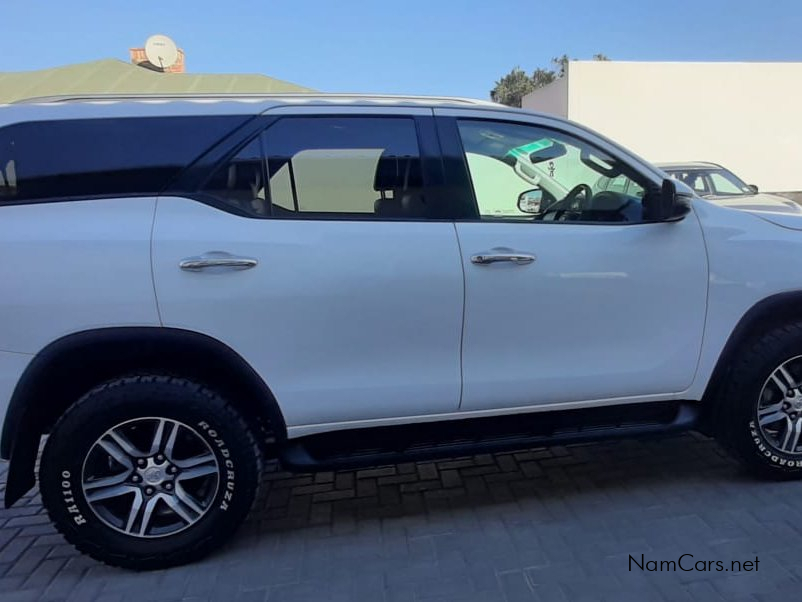 2022 Toyota Fortuner photo 4