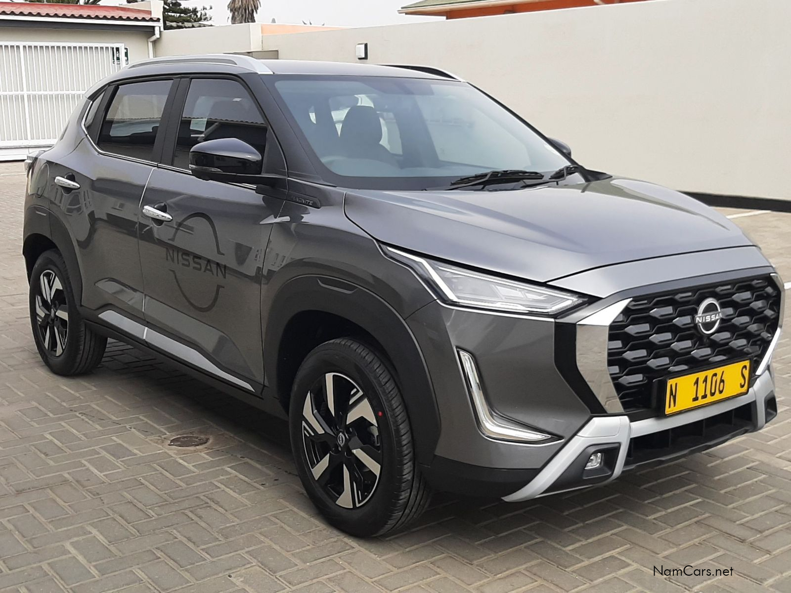 0 Nissan Magnite photo 2