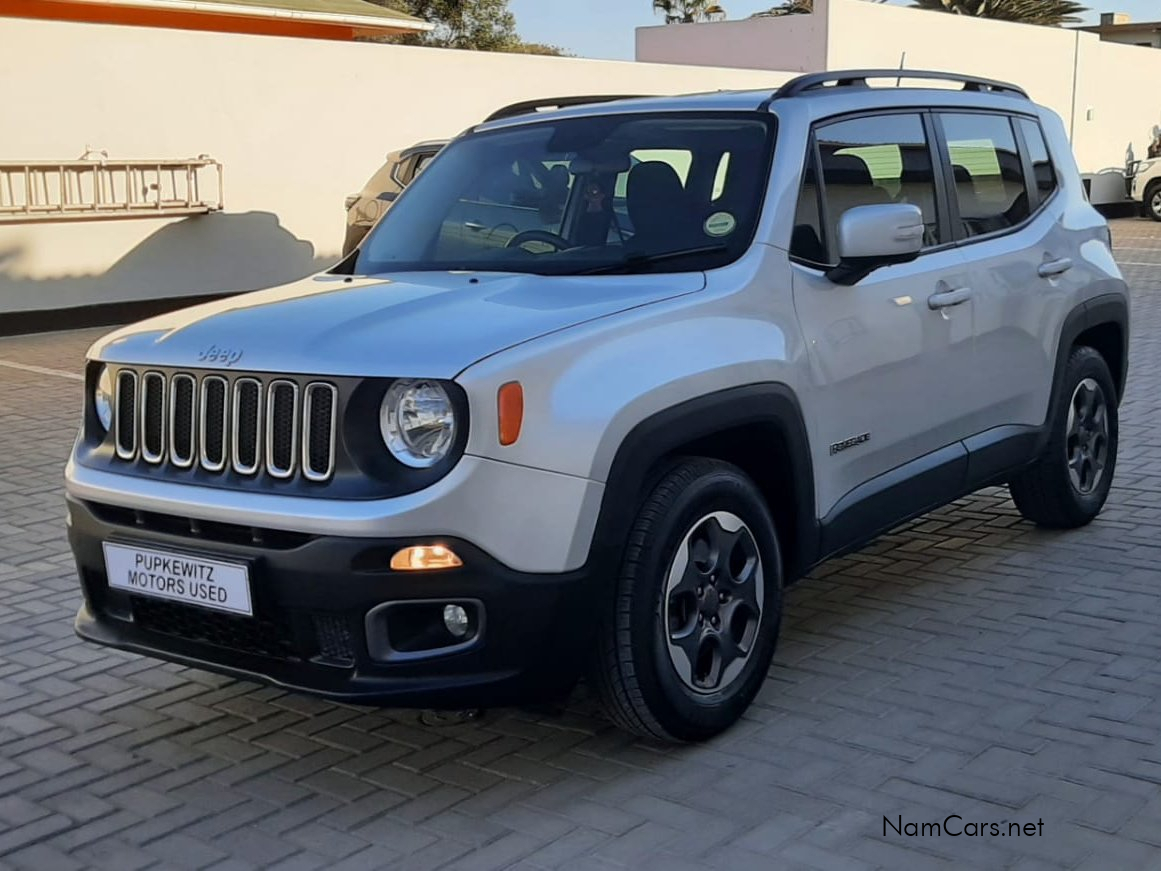 2015 Jeep Renegade photo 3