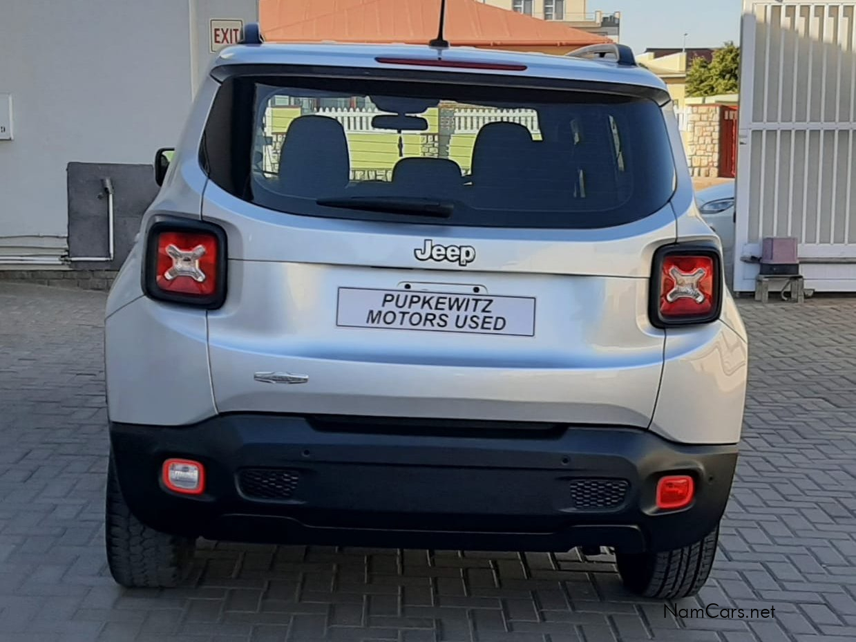 2015 Jeep Renegade photo 4