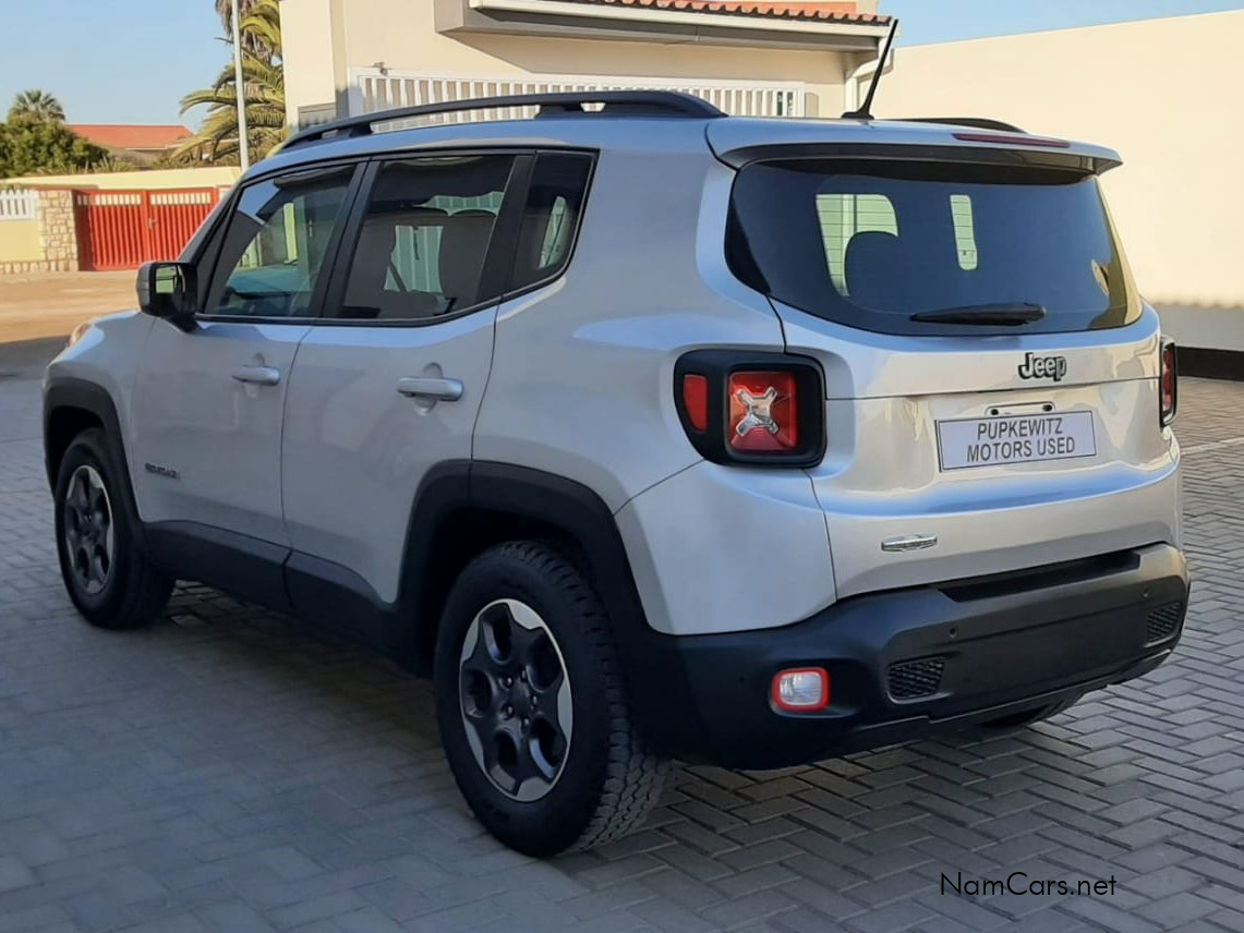2015 Jeep Renegade photo 5