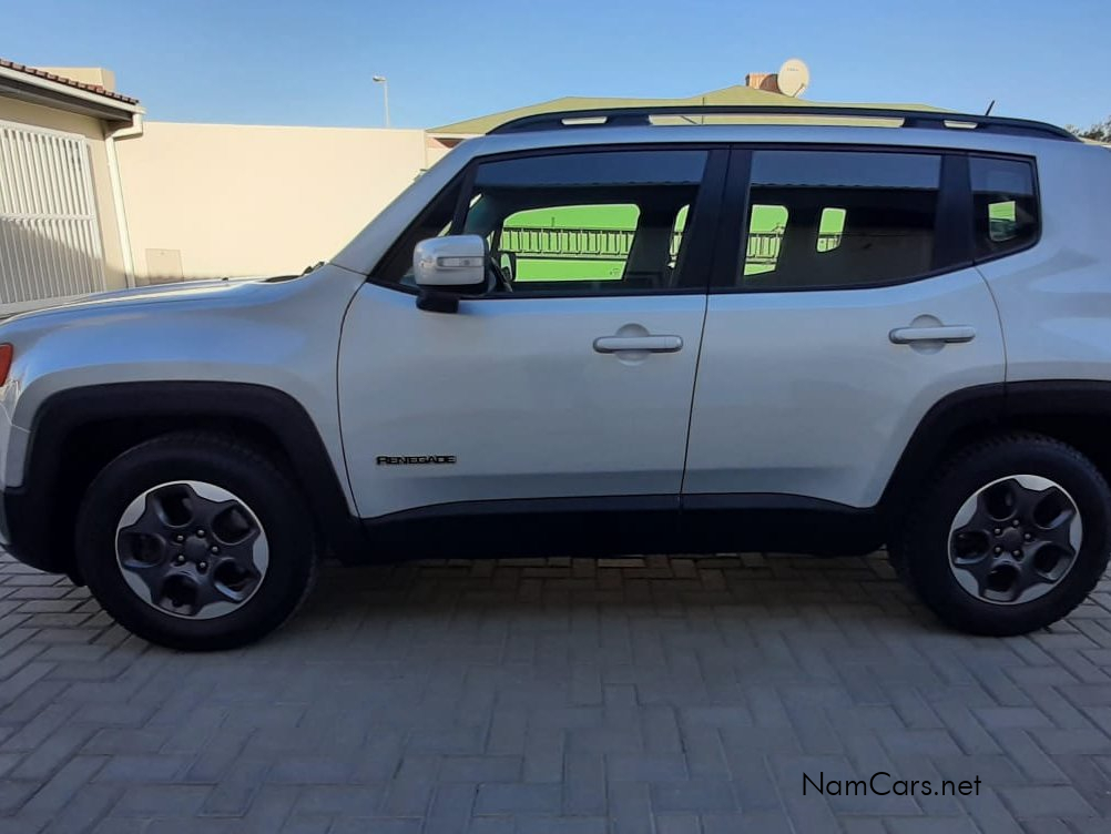 2015 Jeep Renegade photo 7