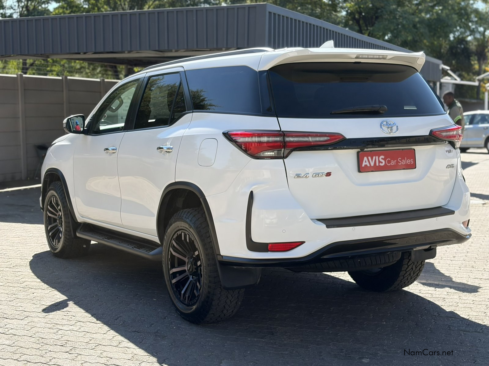 2025 Toyota Fortuner photo 4