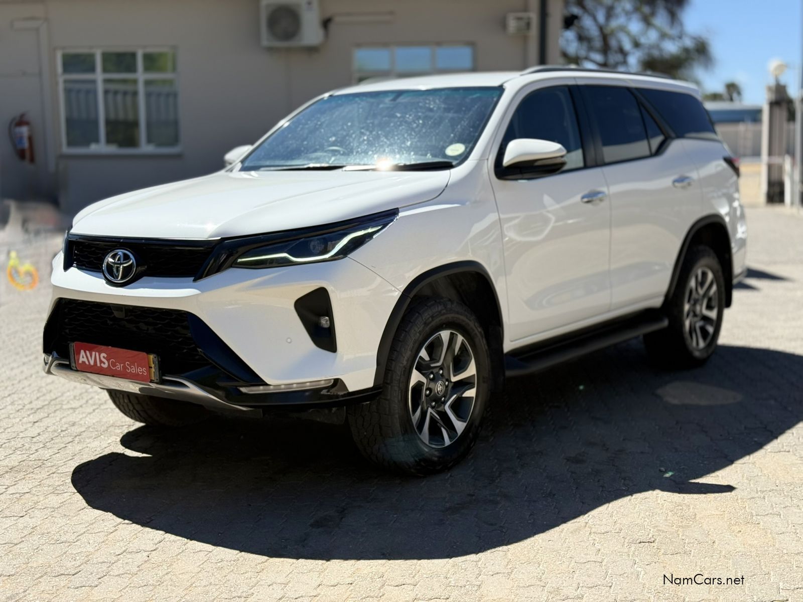 2025 Toyota Fortuner photo 3