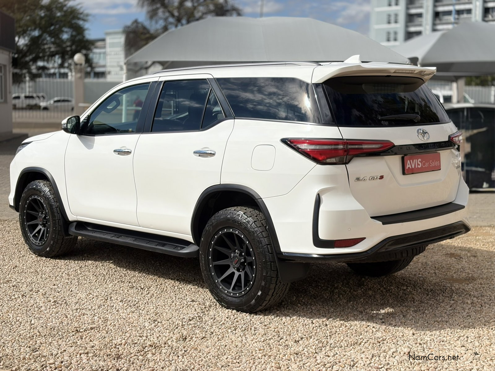 2025 Toyota Fortuner photo 4