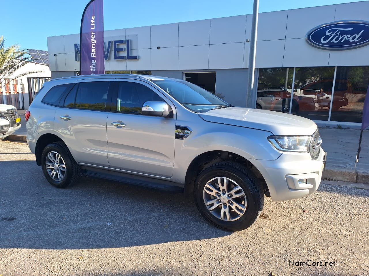 2018 Ford Everest photo 1