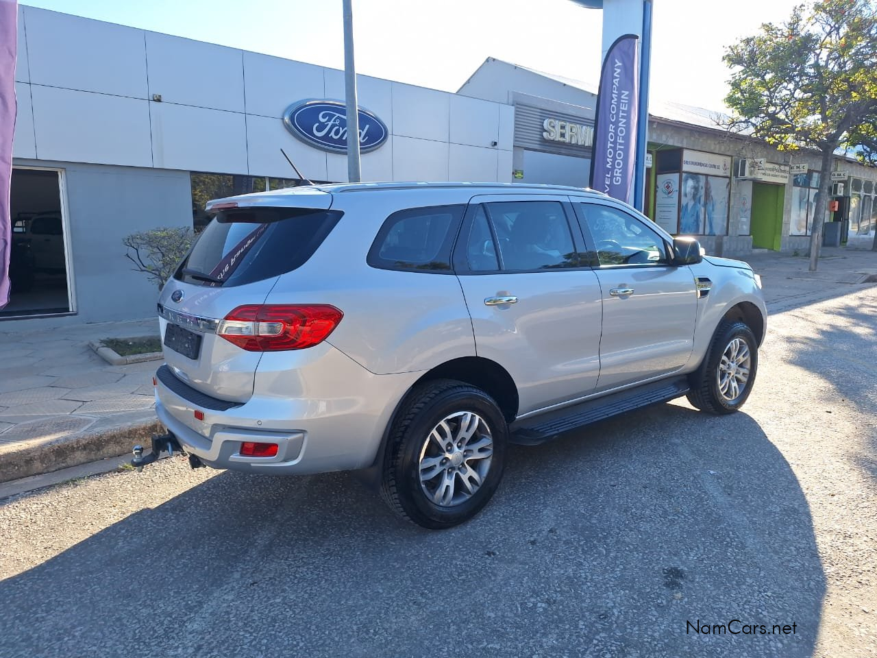 2018 Ford Everest photo 3