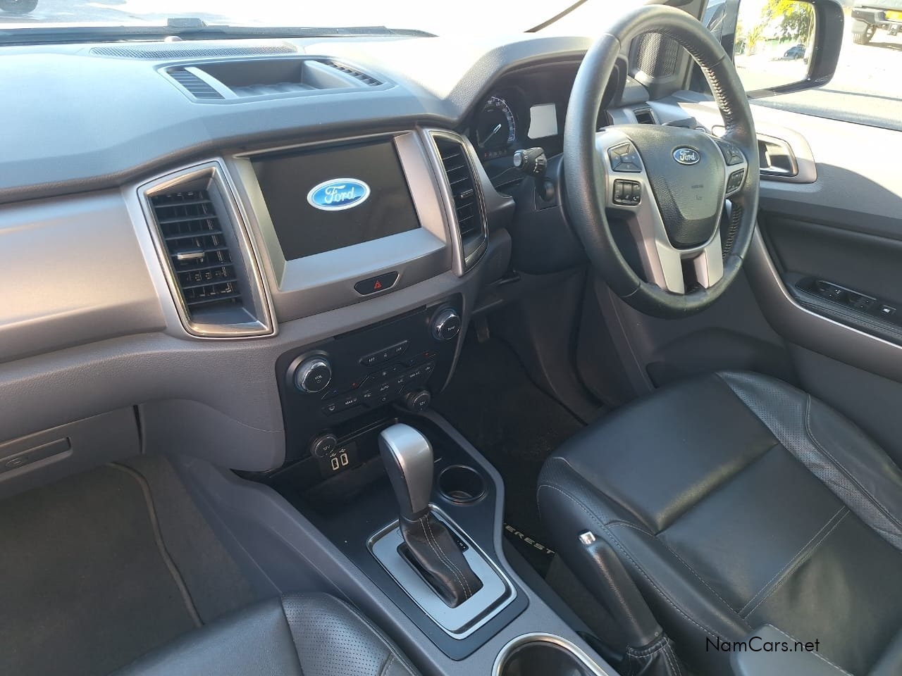 2018 Ford Everest photo 4
