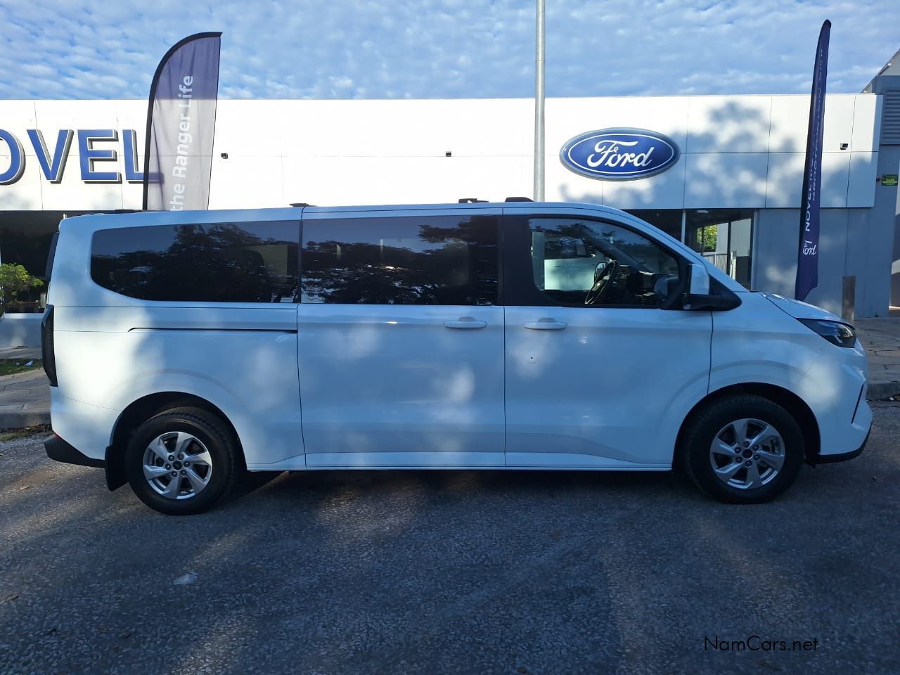 2026 Ford Tourneo photo 2