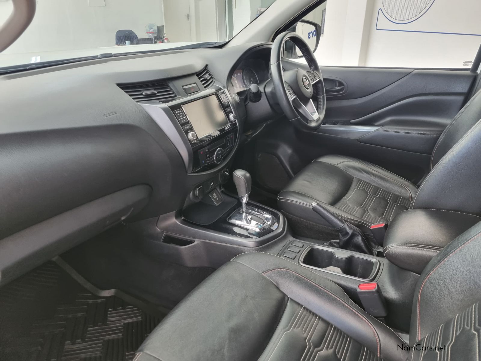 2022 Nissan Navara photo 12