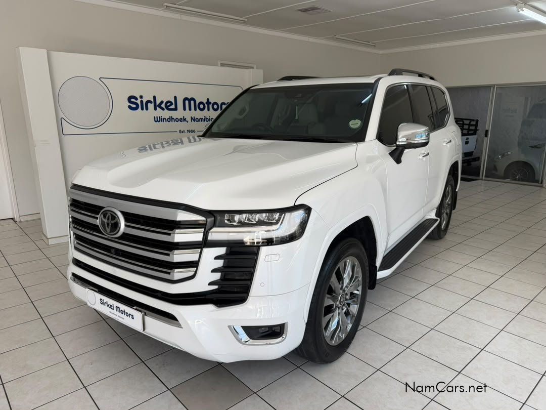2024 Toyota Land Cruiser photo 1