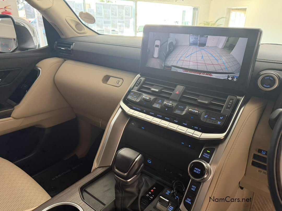 2024 Toyota Land Cruiser photo 12