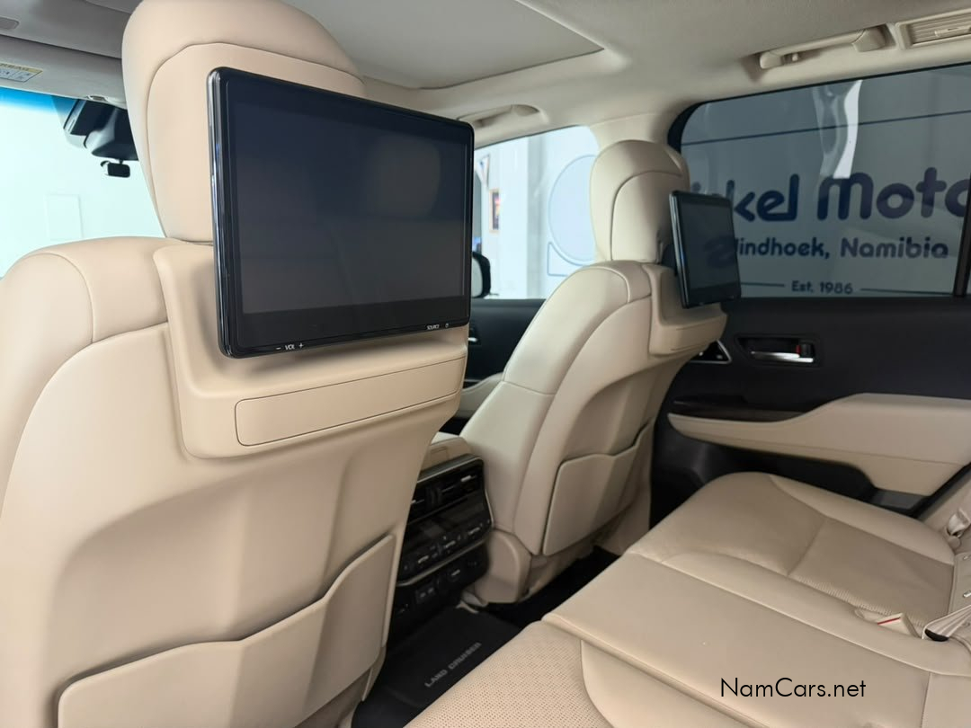 2024 Toyota Land Cruiser photo 17