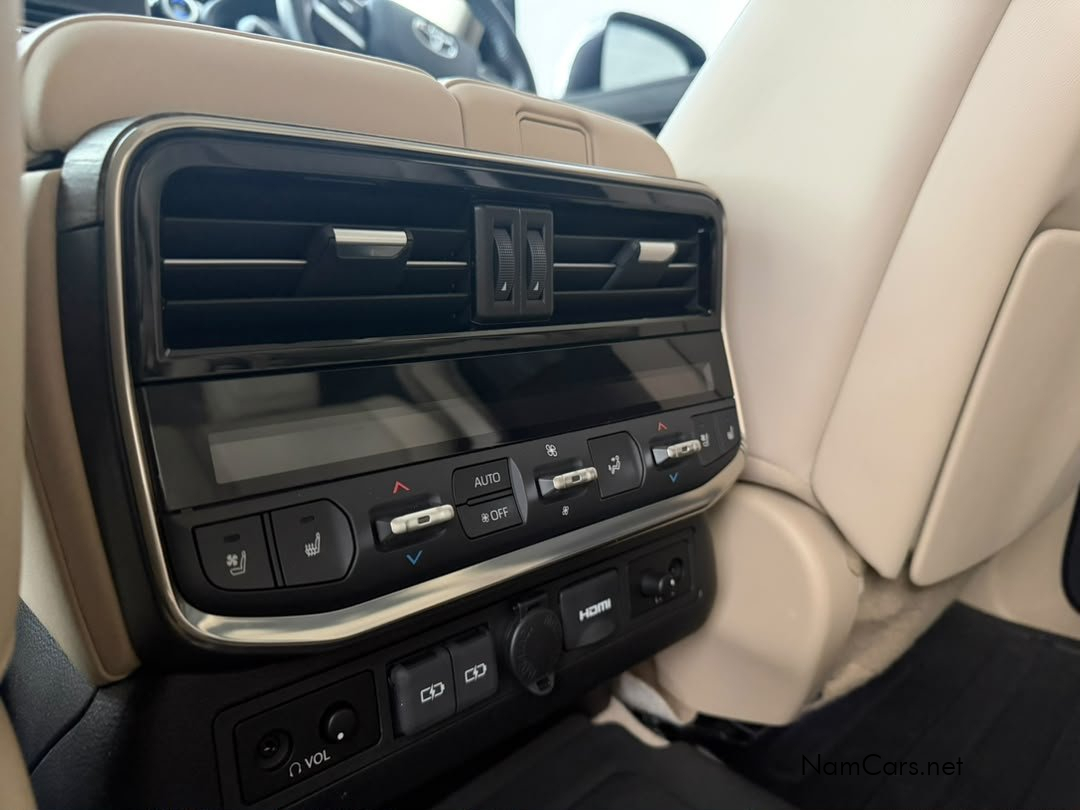 2024 Toyota Land Cruiser photo 18