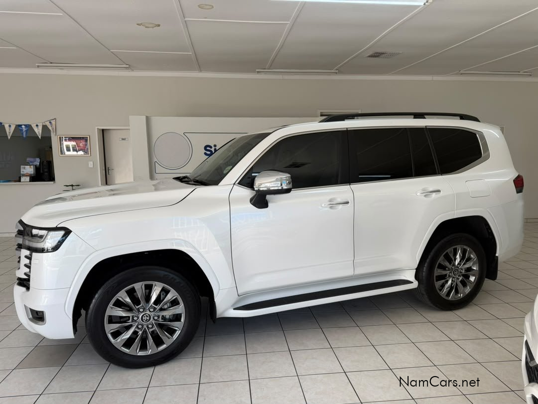2024 Toyota Land Cruiser photo 3