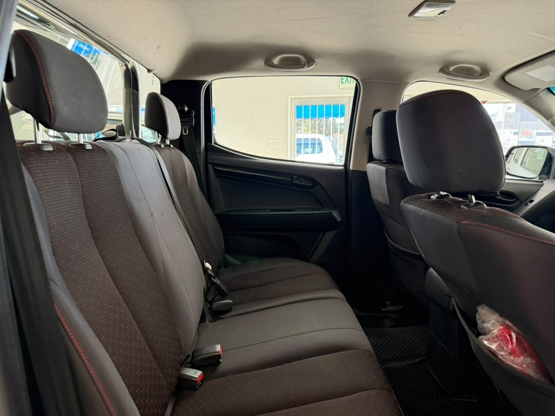 2019 Isuzu D-MAX photo 18