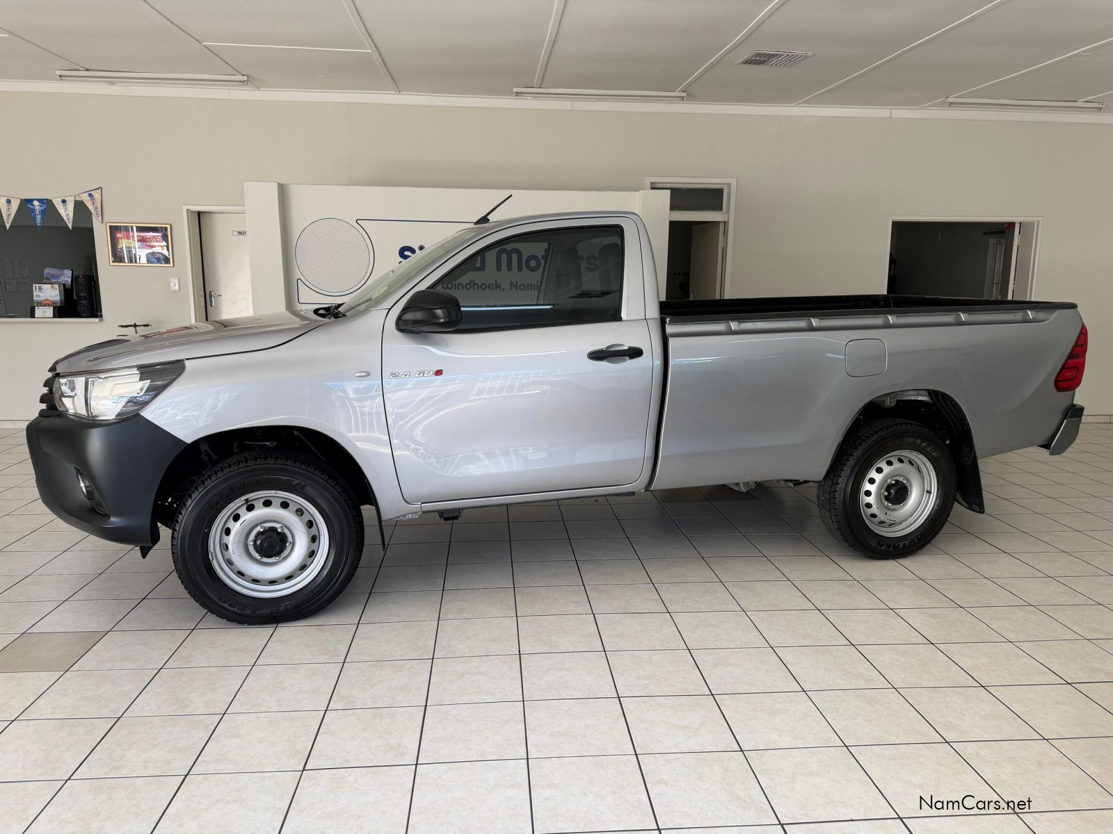 2023 Toyota Hilux photo 3