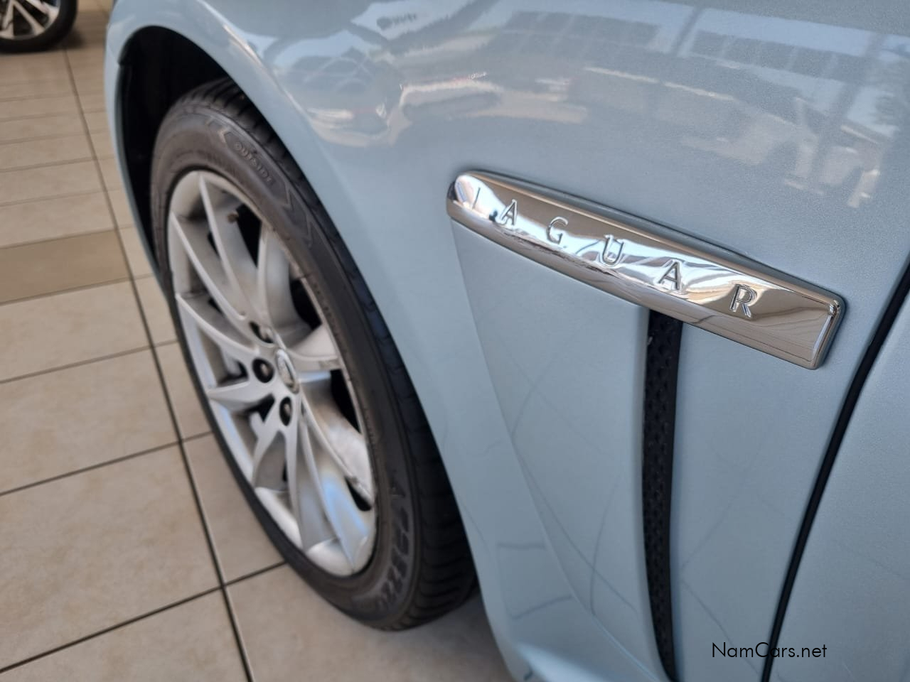 2013 Jaguar XF photo 8