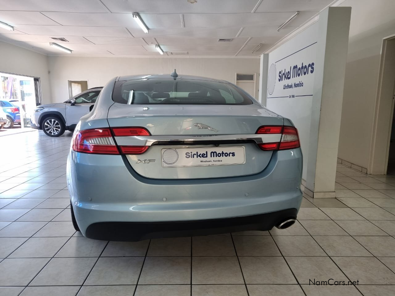 2013 Jaguar XF photo 9