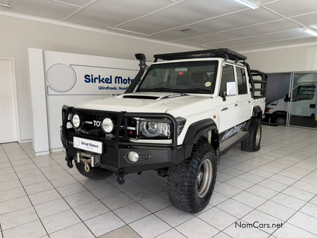 2021 Toyota Land Cruiser photo 1