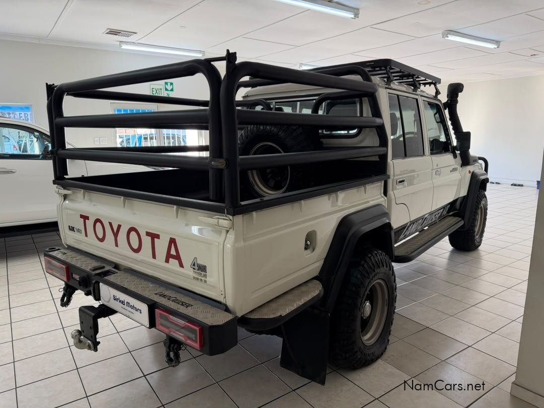 2021 Toyota Land Cruiser photo 11