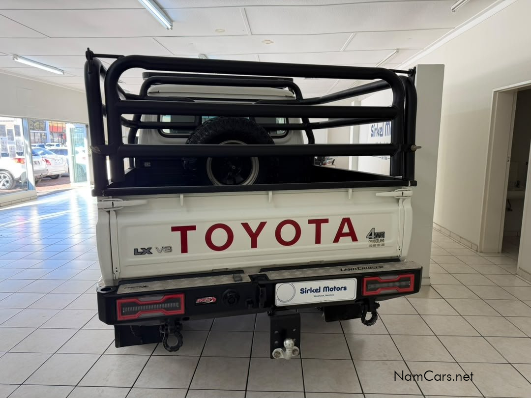 2021 Toyota Land Cruiser photo 12