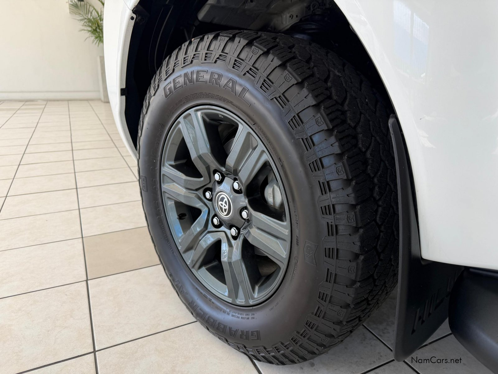 2025 Toyota Hilux photo 10