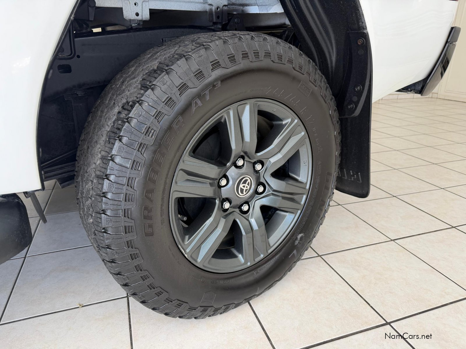 2025 Toyota Hilux photo 11