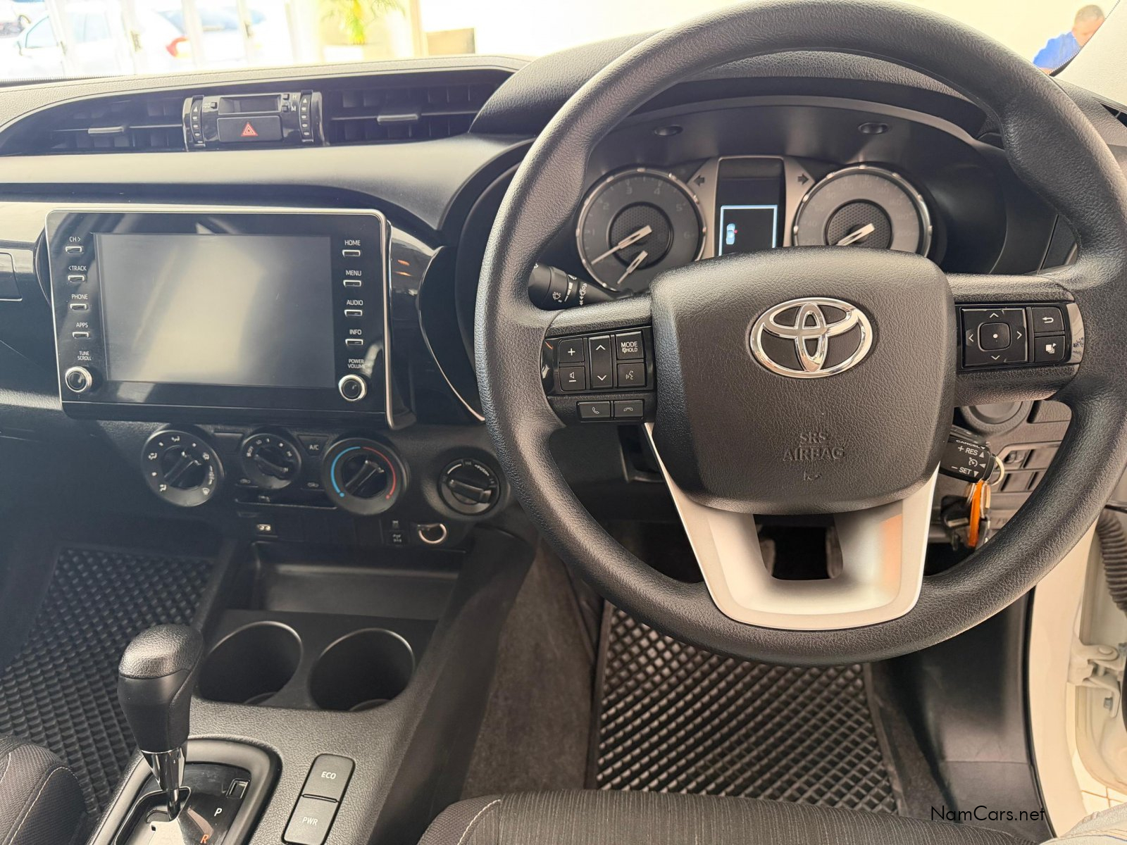 2025 Toyota Hilux photo 12
