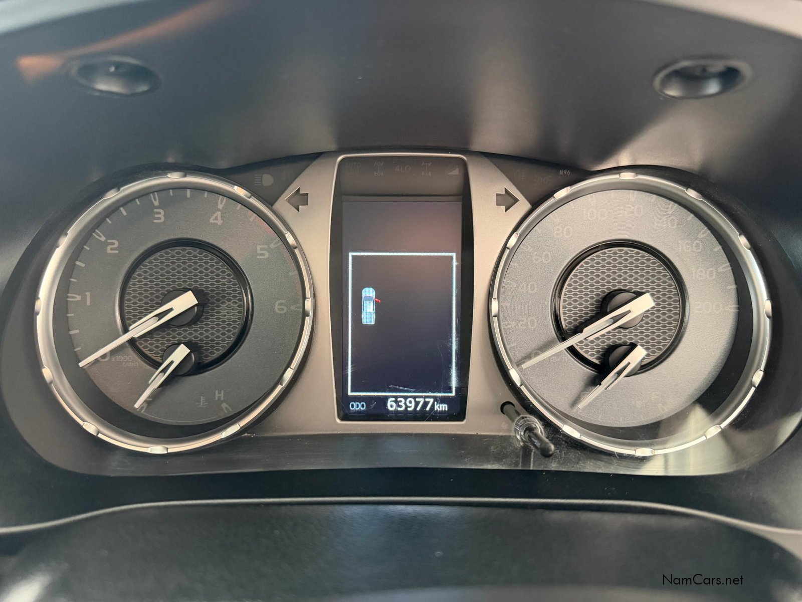 2025 Toyota Hilux photo 13