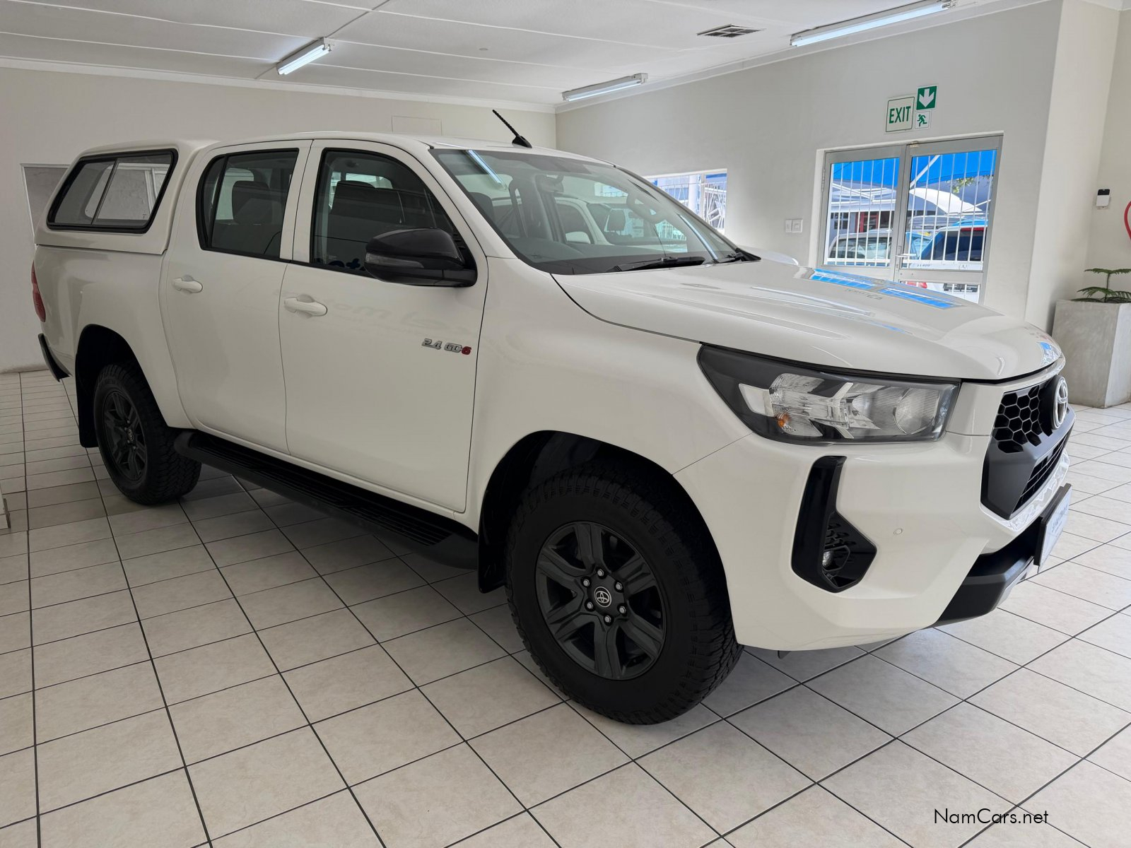 2025 Toyota Hilux photo 3