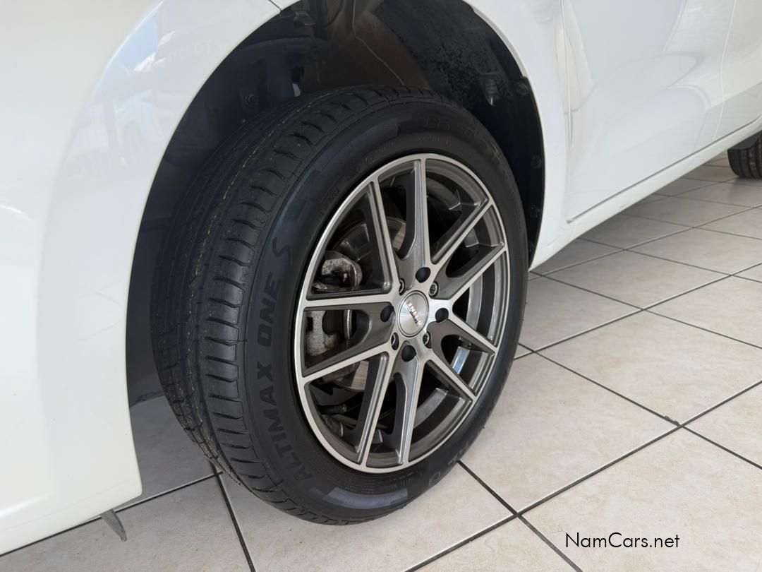 2023 Suzuki Swift photo 6