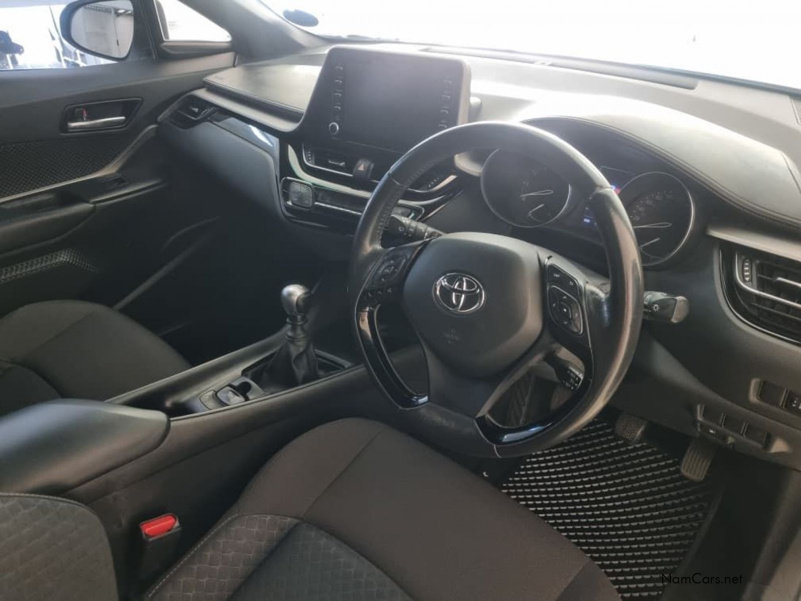 2020 Toyota C-HR photo 8