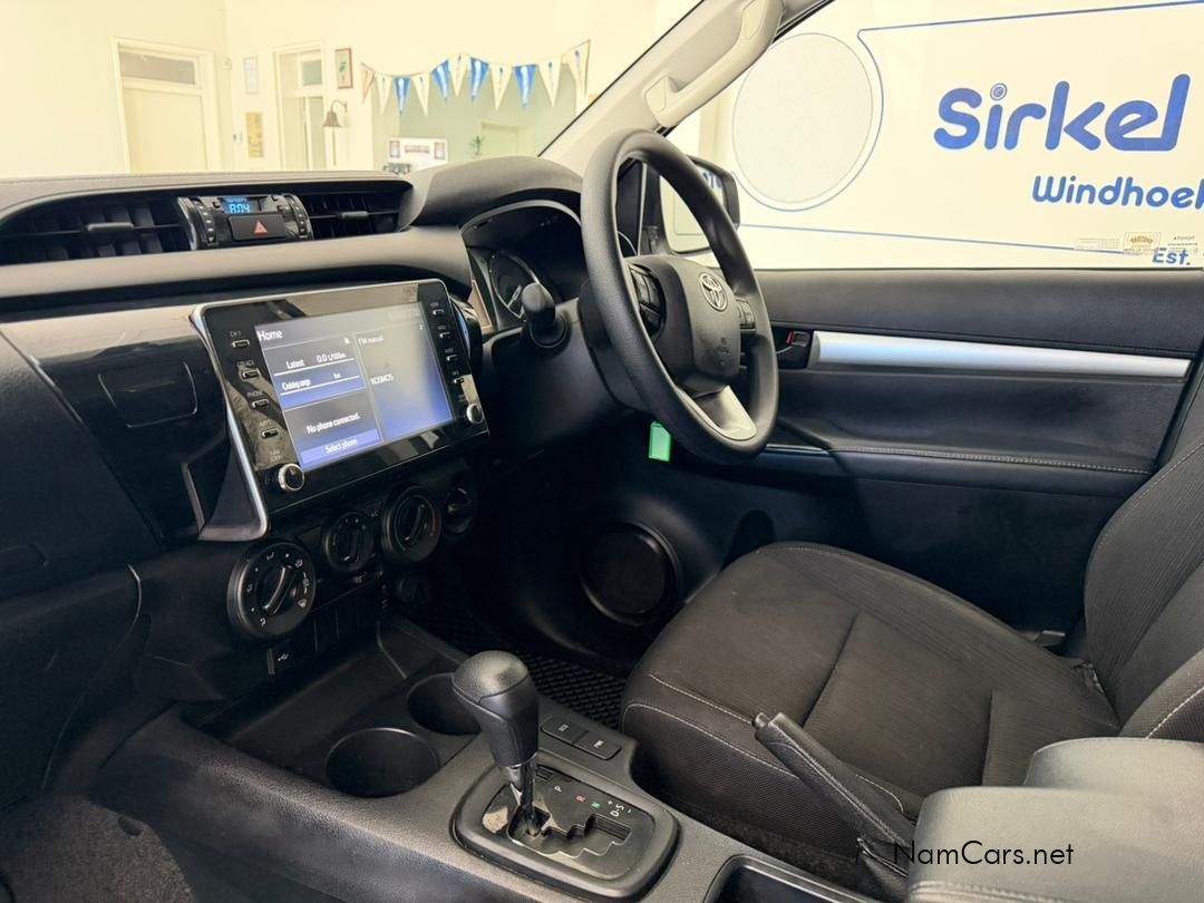 2025 Toyota Hilux photo 13