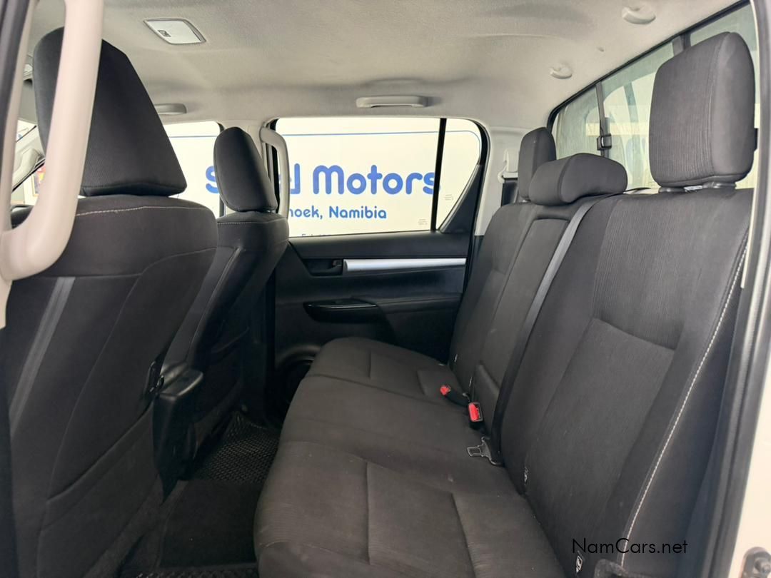 2025 Toyota Hilux photo 17
