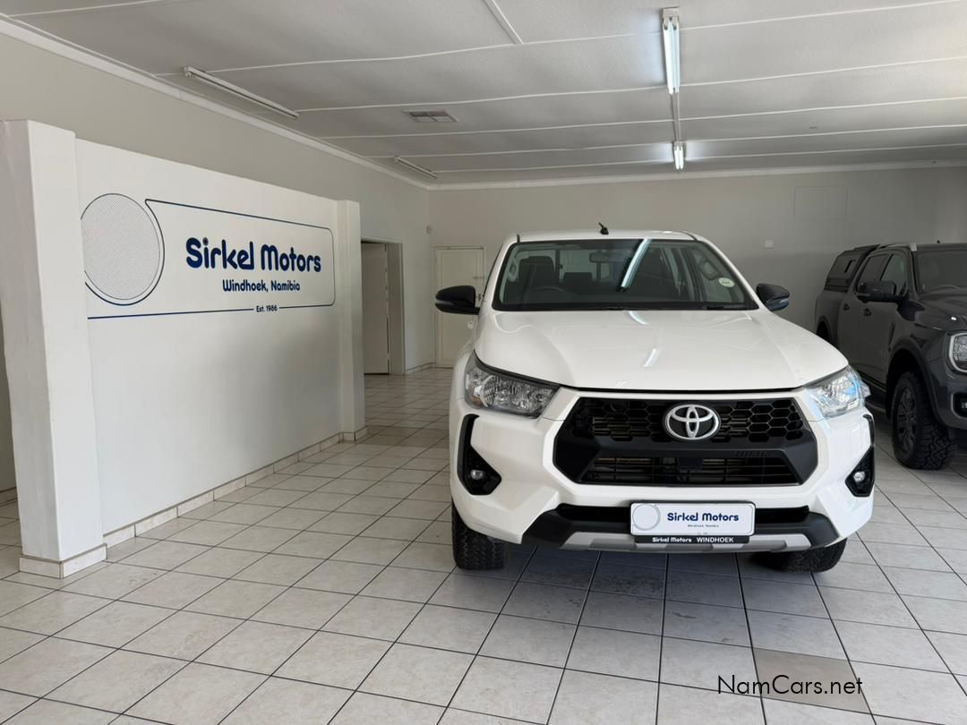2025 Toyota Hilux photo 2