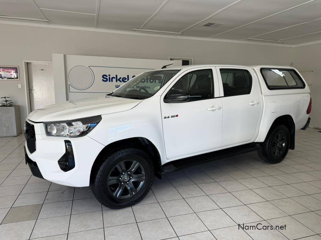 2025 Toyota Hilux photo 4