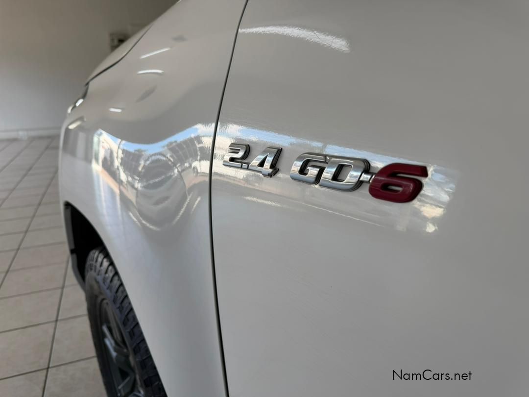 2025 Toyota Hilux photo 8