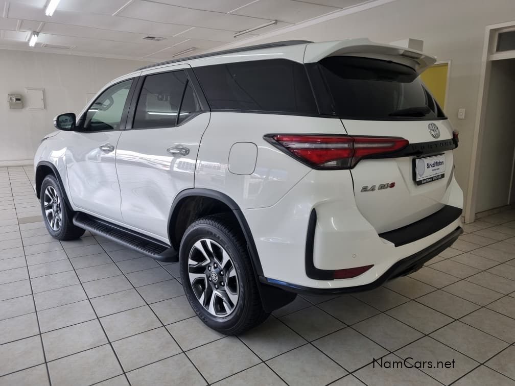 2025 Toyota Fortuner photo 6