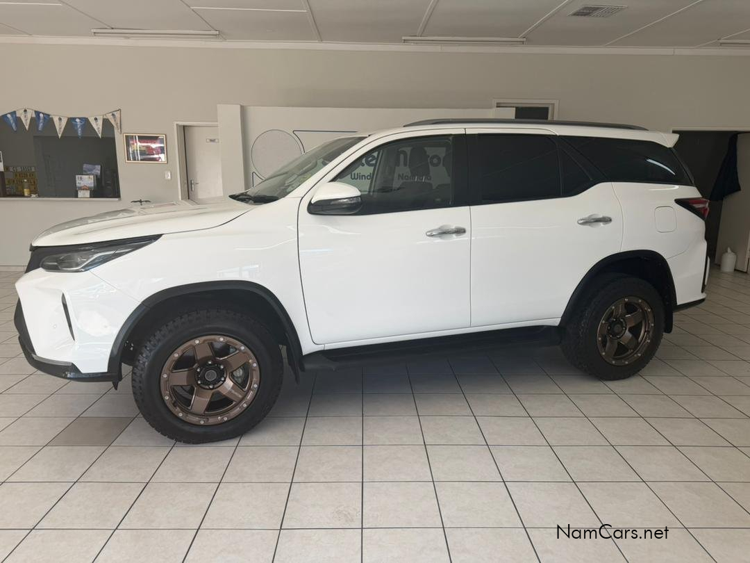 2025 Toyota Fortuner photo 3