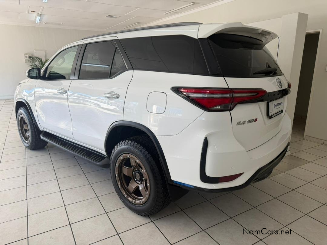 2025 Toyota Fortuner photo 6