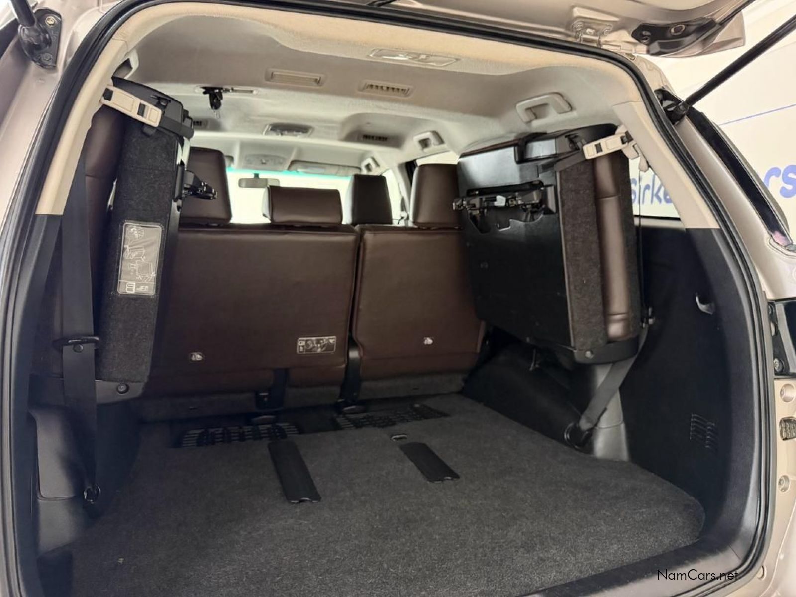 2018 Toyota Fortuner photo 18