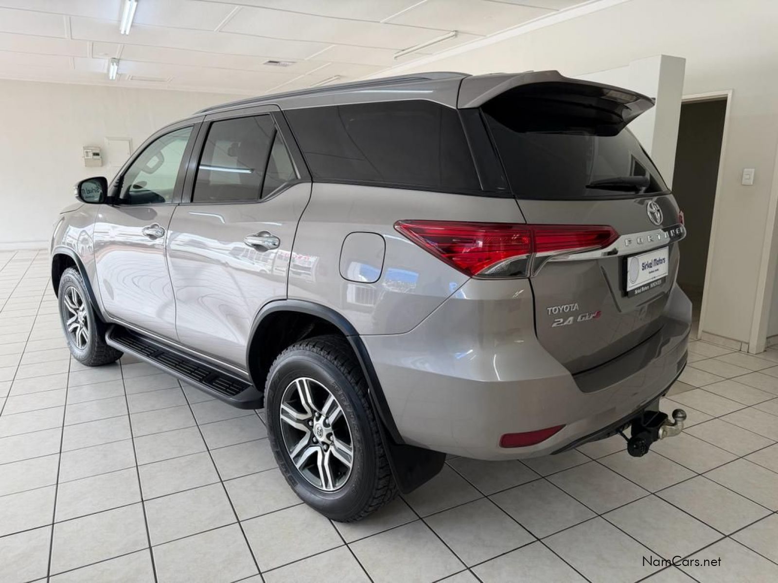 2018 Toyota Fortuner photo 5