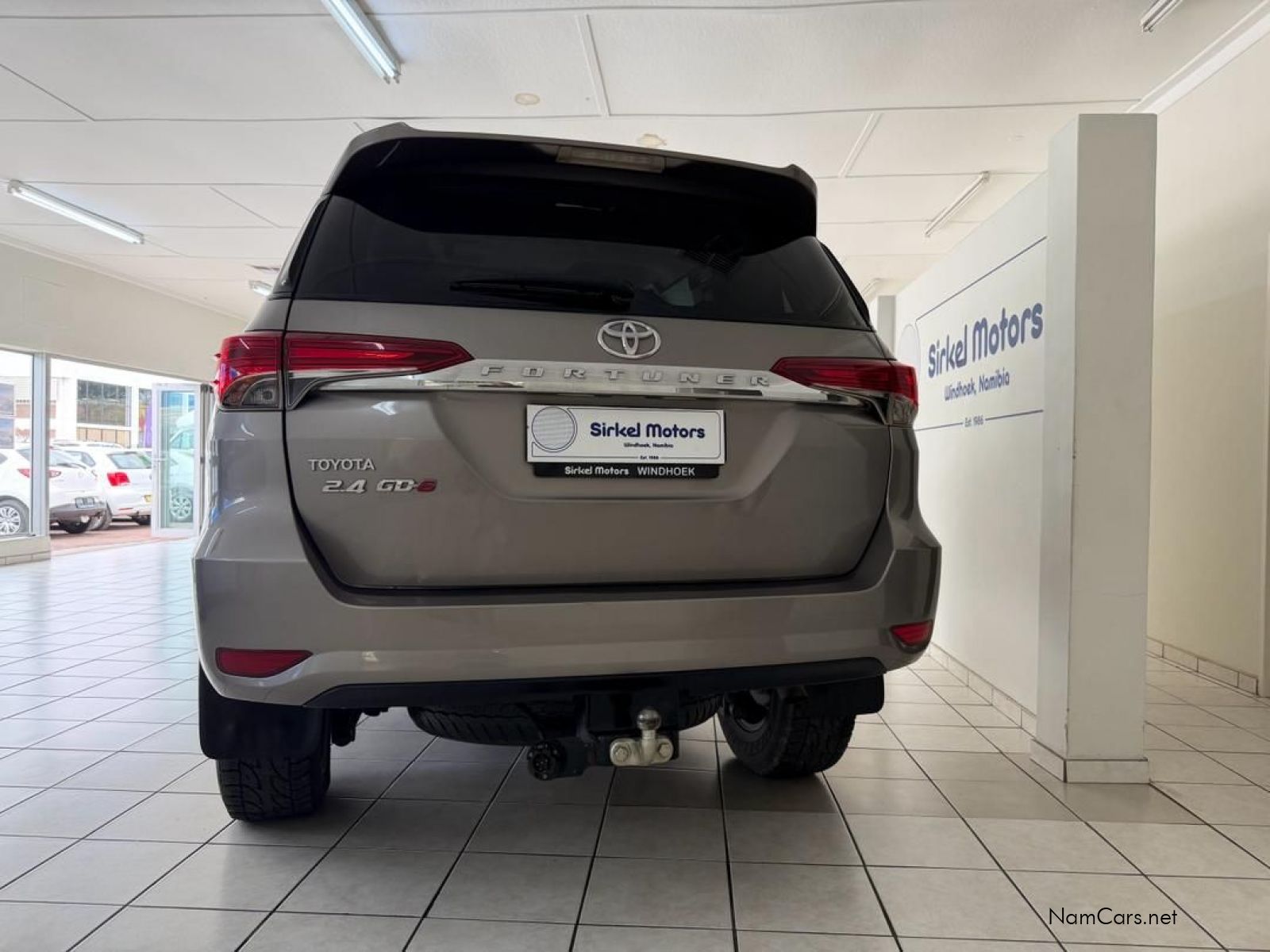 2018 Toyota Fortuner photo 6
